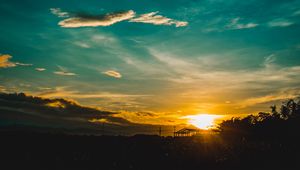Preview wallpaper sunset, horizon, sky, clouds, sunlight