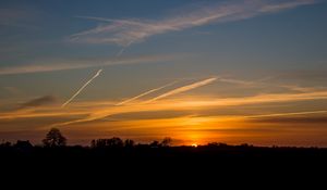Preview wallpaper sunset, horizon, sky, clouds, sun