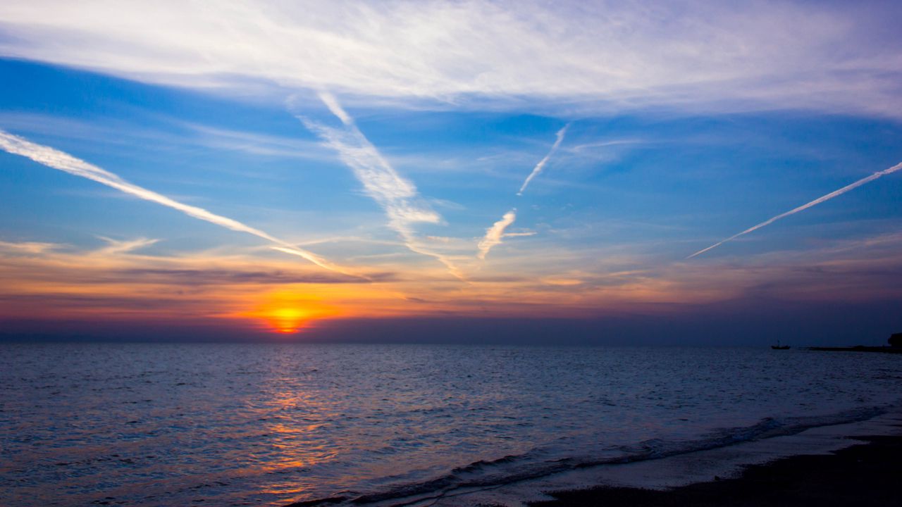 Wallpaper sunset, horizon, sun, sea, clouds, waves