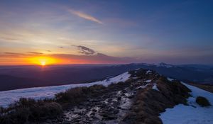Preview wallpaper sunset, horizon, sun, snow, snowy, sky