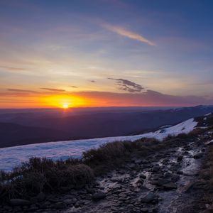 Preview wallpaper sunset, horizon, sun, snow, snowy, sky