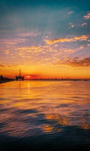 Preview wallpaper sunset, horizon, water surface, pier