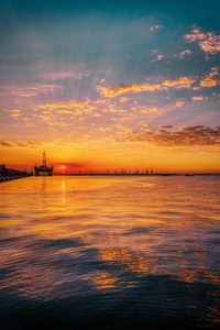 Preview wallpaper sunset, horizon, water surface, pier