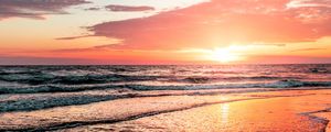 Preview wallpaper sunset, horizon, waves, sea