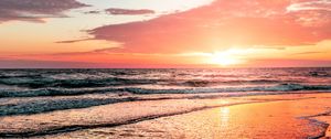 Preview wallpaper sunset, horizon, waves, sea