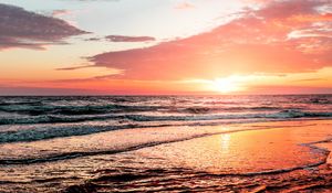 Preview wallpaper sunset, horizon, waves, sea