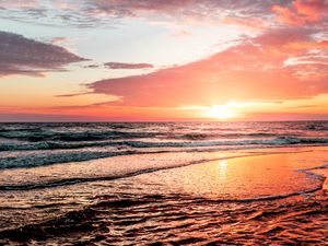 Preview wallpaper sunset, horizon, waves, sea
