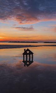 Preview wallpaper sunset, house, heart, horizon