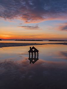 Preview wallpaper sunset, house, heart, horizon