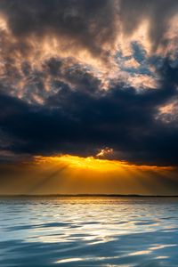 Preview wallpaper sunset, lake, clouds, horizon, sunlight
