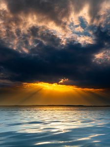 Preview wallpaper sunset, lake, clouds, horizon, sunlight