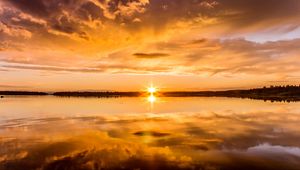 Preview wallpaper sunset, lake, dusk, water, reflection