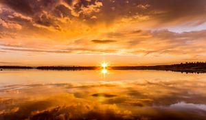 Preview wallpaper sunset, lake, dusk, water, reflection
