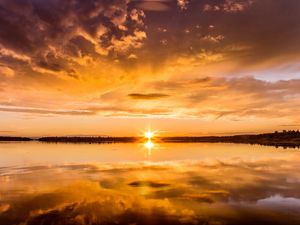 Preview wallpaper sunset, lake, dusk, water, reflection