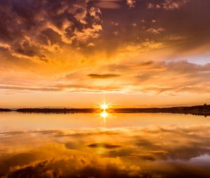 Preview wallpaper sunset, lake, dusk, water, reflection