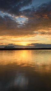 Preview wallpaper sunset, lake, horizon, glare, sky
