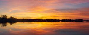 Preview wallpaper sunset, lake, horizon, sky, reflection