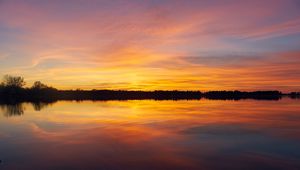 Preview wallpaper sunset, lake, horizon, sky, reflection