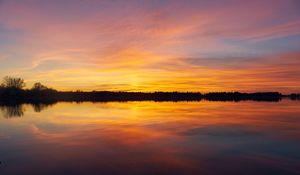 Preview wallpaper sunset, lake, horizon, sky, reflection