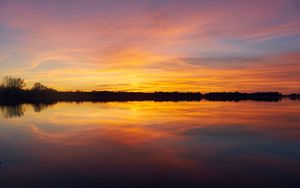 Preview wallpaper sunset, lake, horizon, sky, reflection