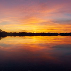 Preview wallpaper sunset, lake, horizon, sky, reflection