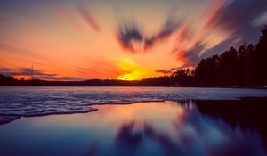 Preview wallpaper sunset, lake, ice, sky