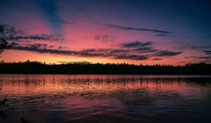 Preview wallpaper sunset, lake, skyline, sky, clouds