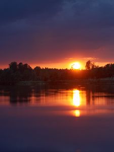 Preview wallpaper sunset, lake, sun, dusk, landscape
