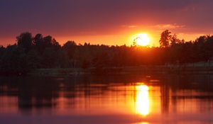 Preview wallpaper sunset, lake, sun, dusk, landscape