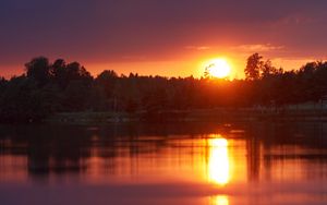 Preview wallpaper sunset, lake, sun, dusk, landscape