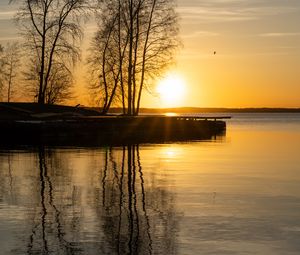 Preview wallpaper sunset, lake, trees, water, reflection