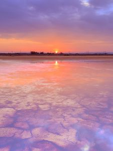 Preview wallpaper sunset, lake, water, sun, landscape
