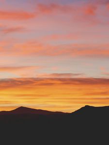 Preview wallpaper sunset, mountains, horizon, clouds