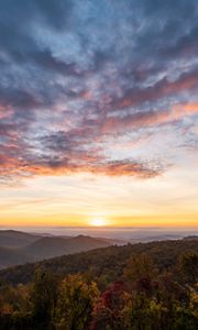 Preview wallpaper sunset, mountains, horizon, dusk, landscape