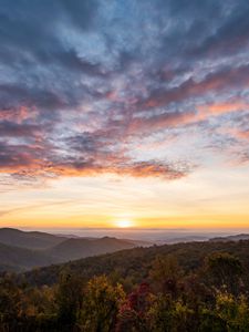 Preview wallpaper sunset, mountains, horizon, dusk, landscape