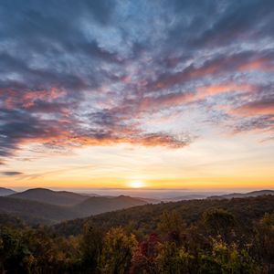 Preview wallpaper sunset, mountains, horizon, dusk, landscape