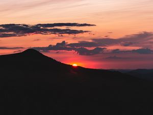 Preview wallpaper sunset, mountains, peak, sky