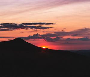 Preview wallpaper sunset, mountains, peak, sky