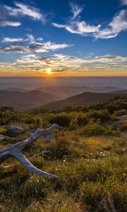 Preview wallpaper sunset, mountains, sun, light, landscape