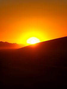 Preview wallpaper sunset, mountains, sun, dusk, dark