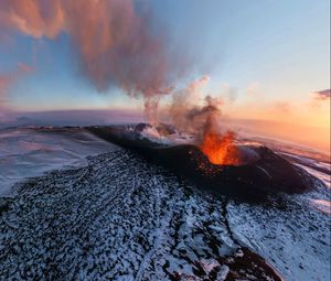 Preview wallpaper sunset, mountains, volcano