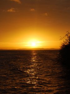 Preview wallpaper sunset, ripples, water, horizon