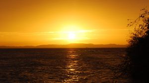Preview wallpaper sunset, ripples, water, horizon