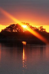 Preview wallpaper sunset, river, trees, light