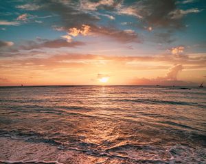 Preview wallpaper sunset, sea, beach, waves, water, dusk