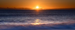 Preview wallpaper sunset, sea, beach, wave, surf, summer