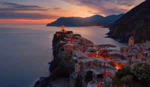 Preview wallpaper sunset, sea, buildings, mountains, vernazza, italy