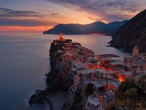 Preview wallpaper sunset, sea, buildings, mountains, vernazza, italy