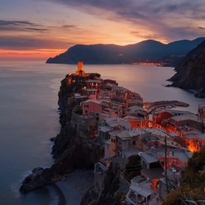 Preview wallpaper sunset, sea, buildings, mountains, vernazza, italy