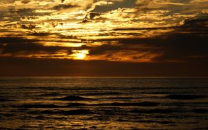 Preview wallpaper sunset, sea, clouds, dusk, horizon